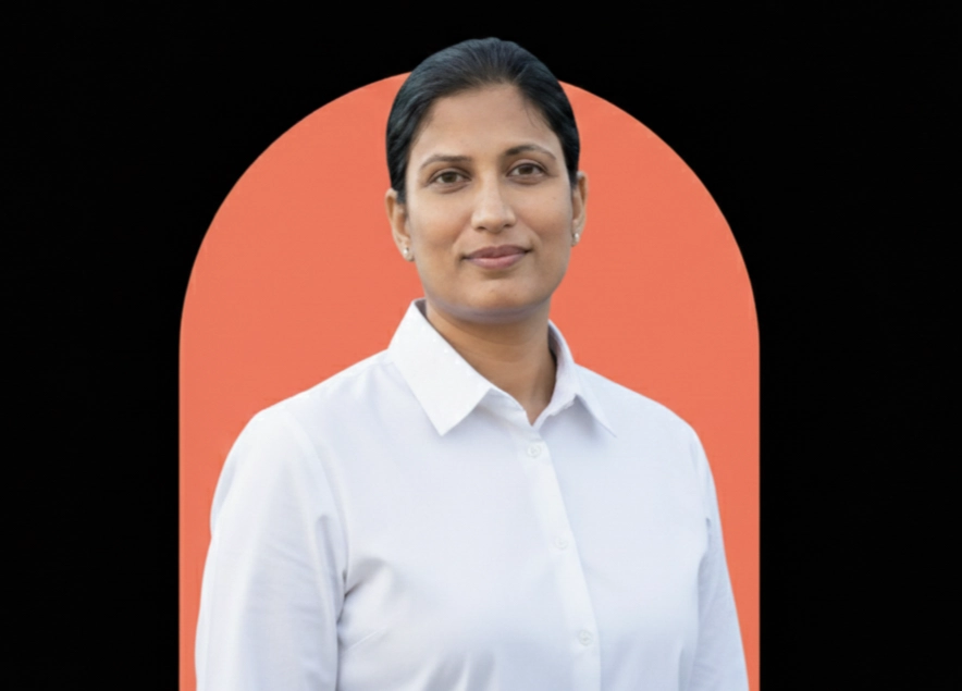 Freelance-digital-marketing-strategist-in-abu-dhabi-Professional lady's face